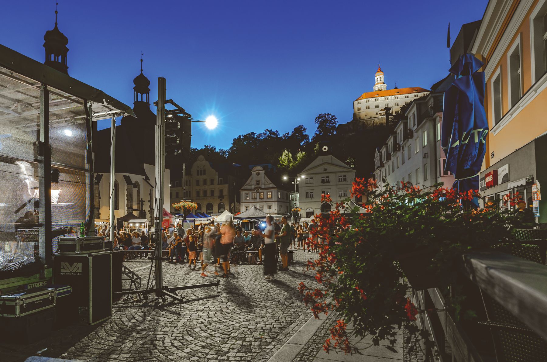 Náchodský zpravodaj - červenec - srpen