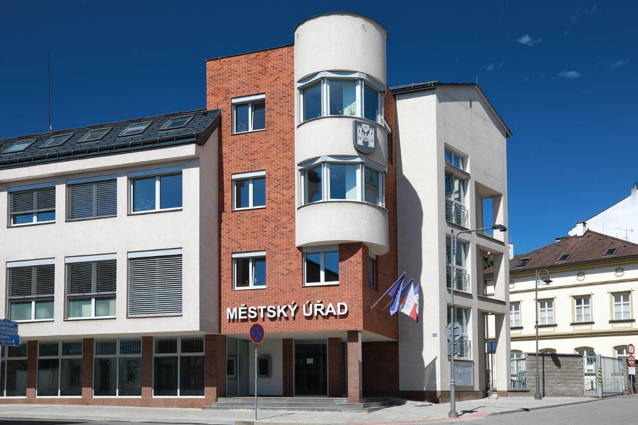 Upozornění na omezený provoz MěÚ Náchod v pátek 12. 12. 2025