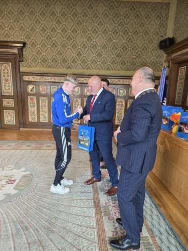 Slavnostní přijetí mladších dorostenců házené HC TJ Náchod na radnici