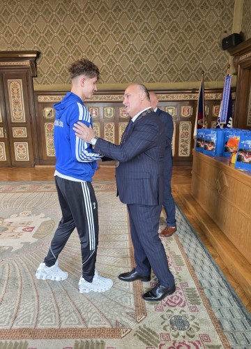 Slavnostní přijetí mladších dorostenců házené HC TJ Náchod na radnici