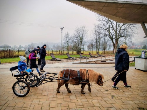 Mikuláše přivítaly v Malých lázních davy návštěvníků